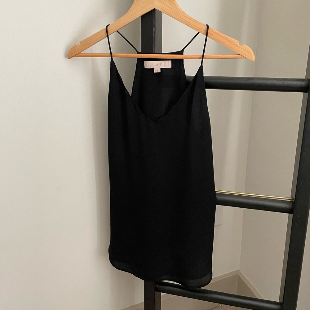 LOFT COVERED RUFFLE STRAPPY CAMI ✨